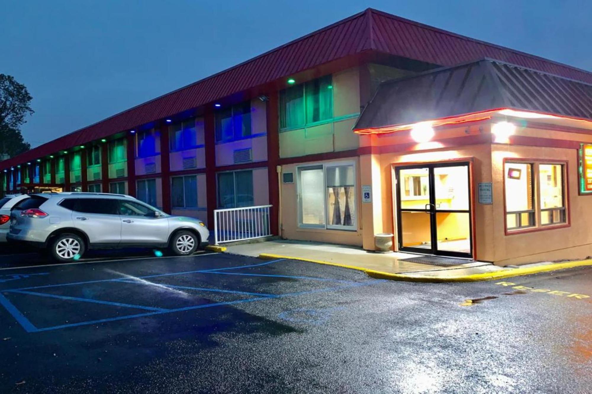 Red Carpet Inn & Suites Lima -Listing Partner Екстериор снимка