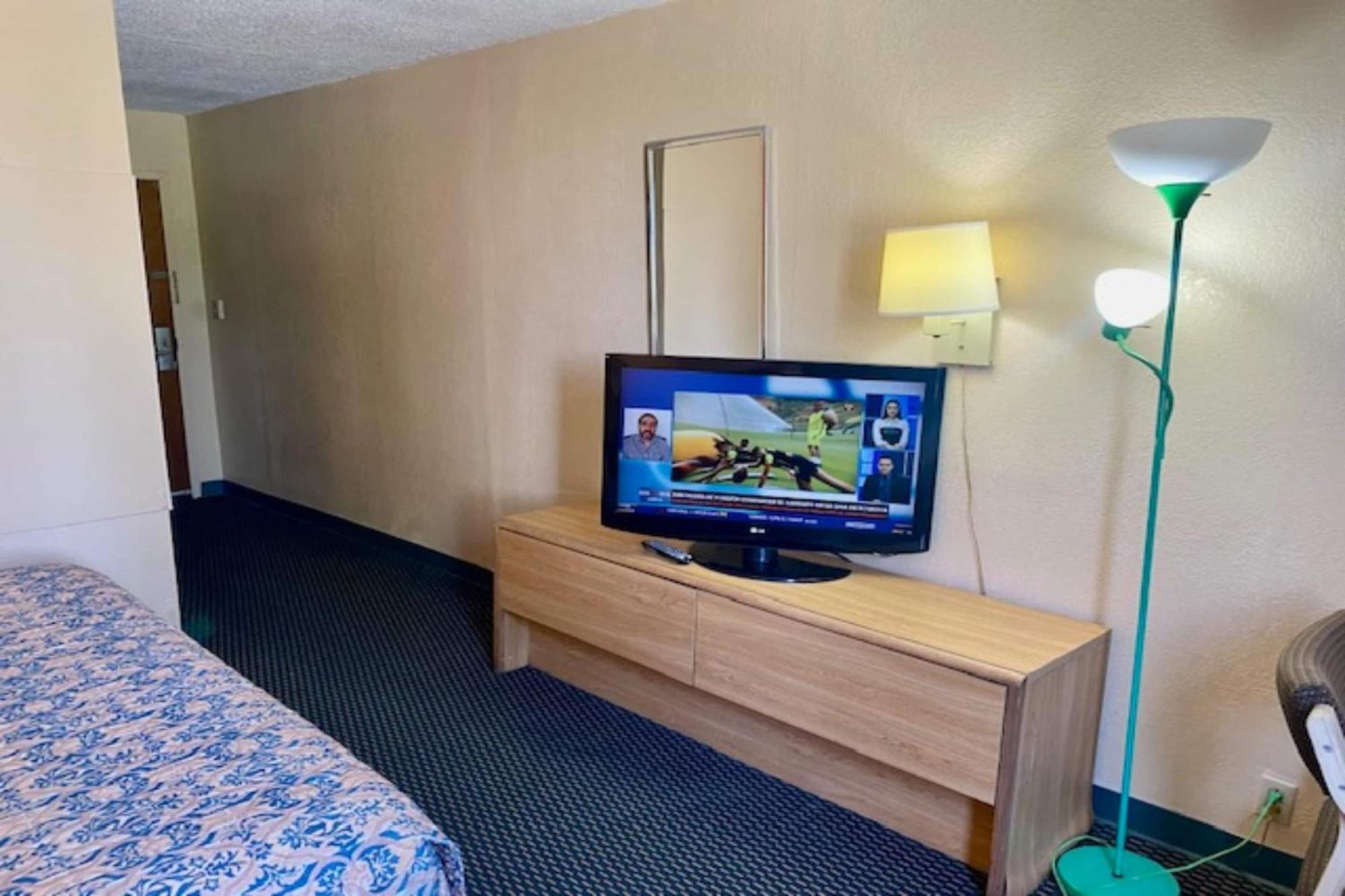 Red Carpet Inn & Suites Lima -Listing Partner Екстериор снимка