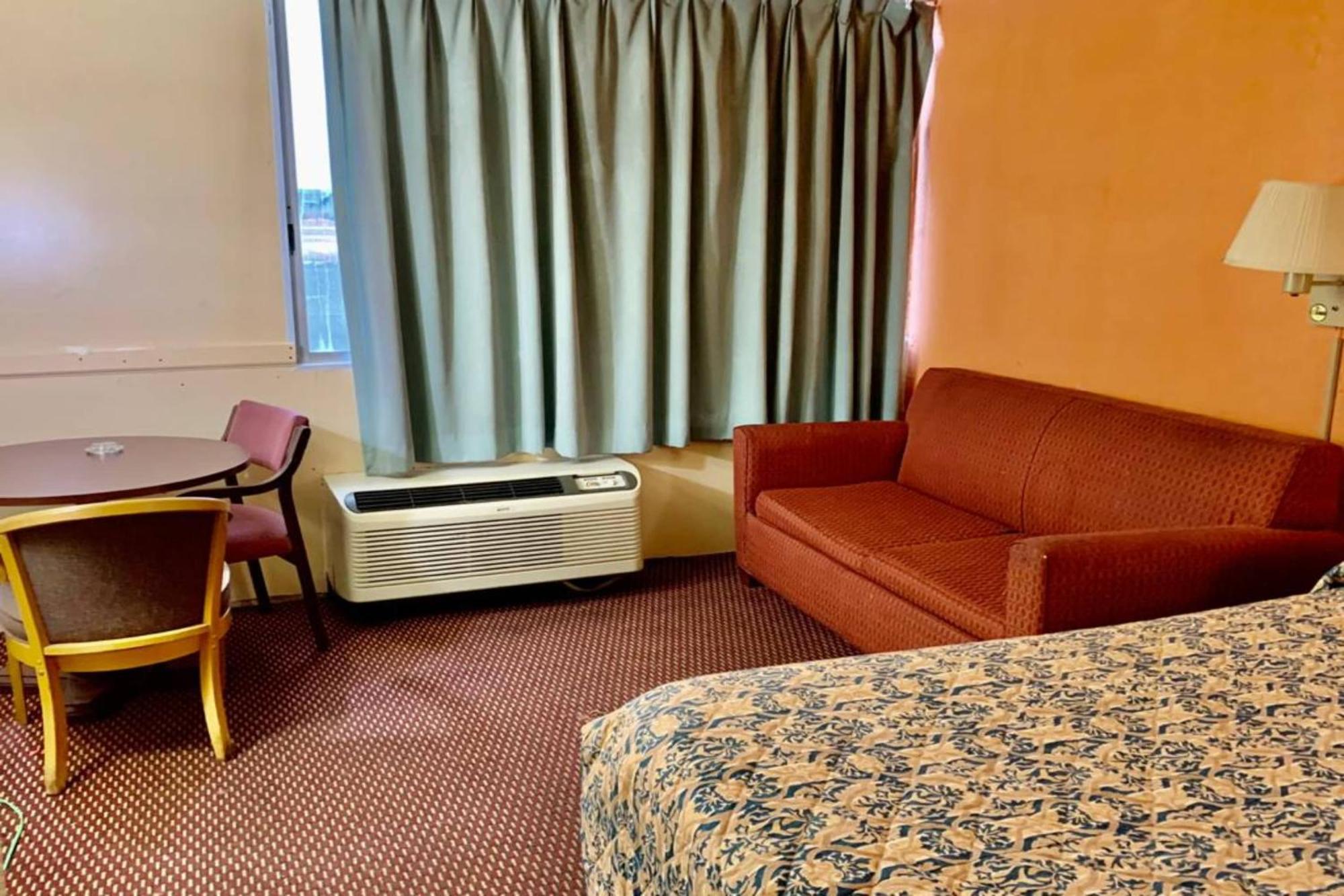 Red Carpet Inn & Suites Lima -Listing Partner Екстериор снимка